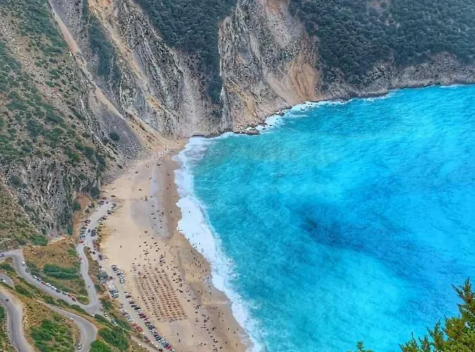 Chelmis Maria's Villa